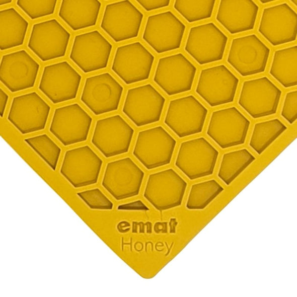 SodaPup Honeycomb Emat Dog Lick Mat